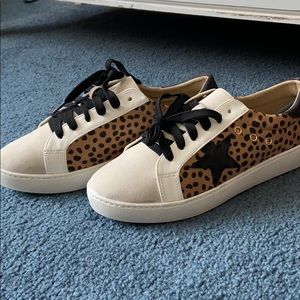 Leopard print tennis shoes